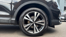 Nissan Qashqai 1.2 DiG-T N-Connecta 5dr Petrol Hatchback